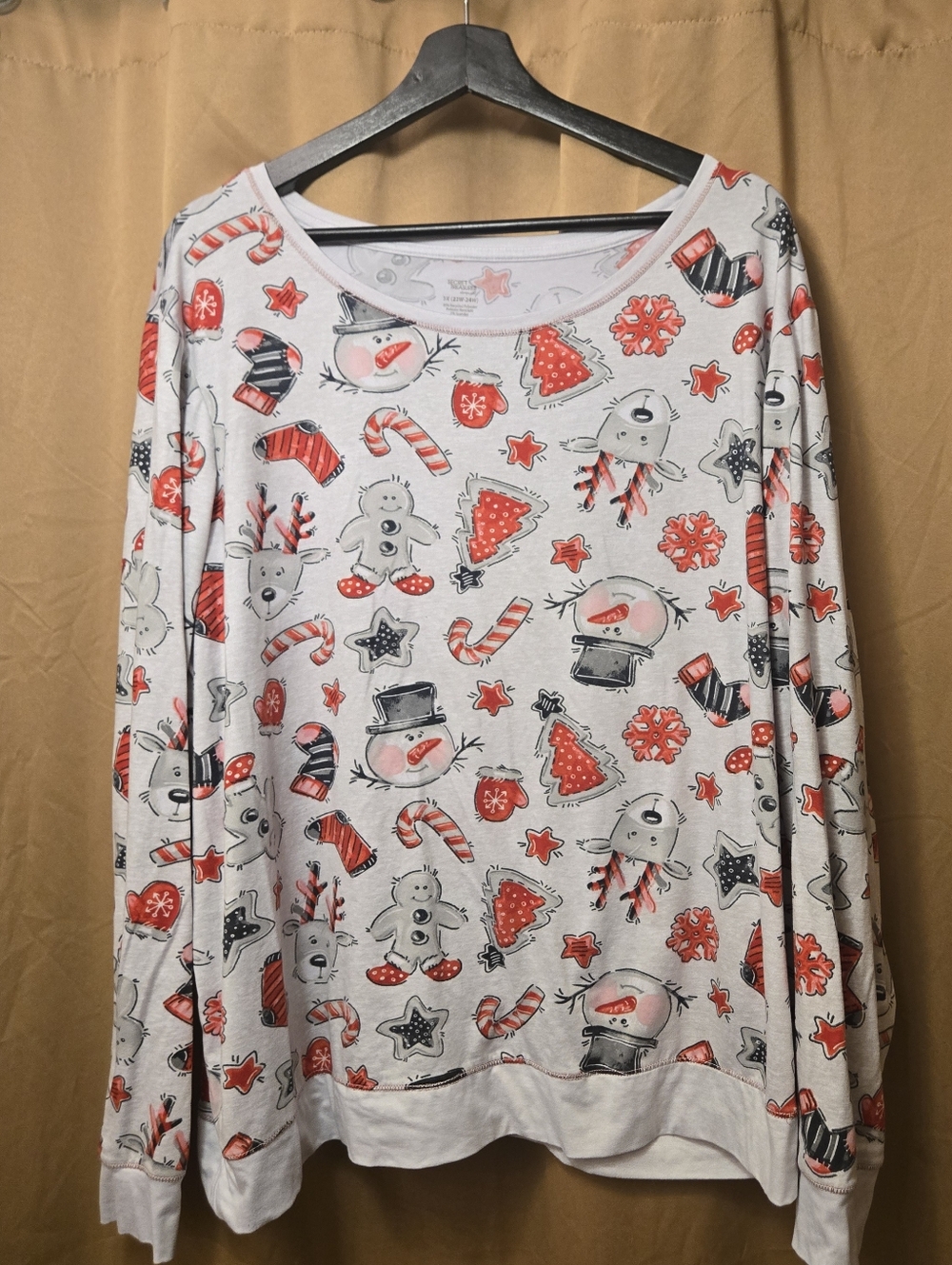 * Secret Treasures Christmas Top 3x